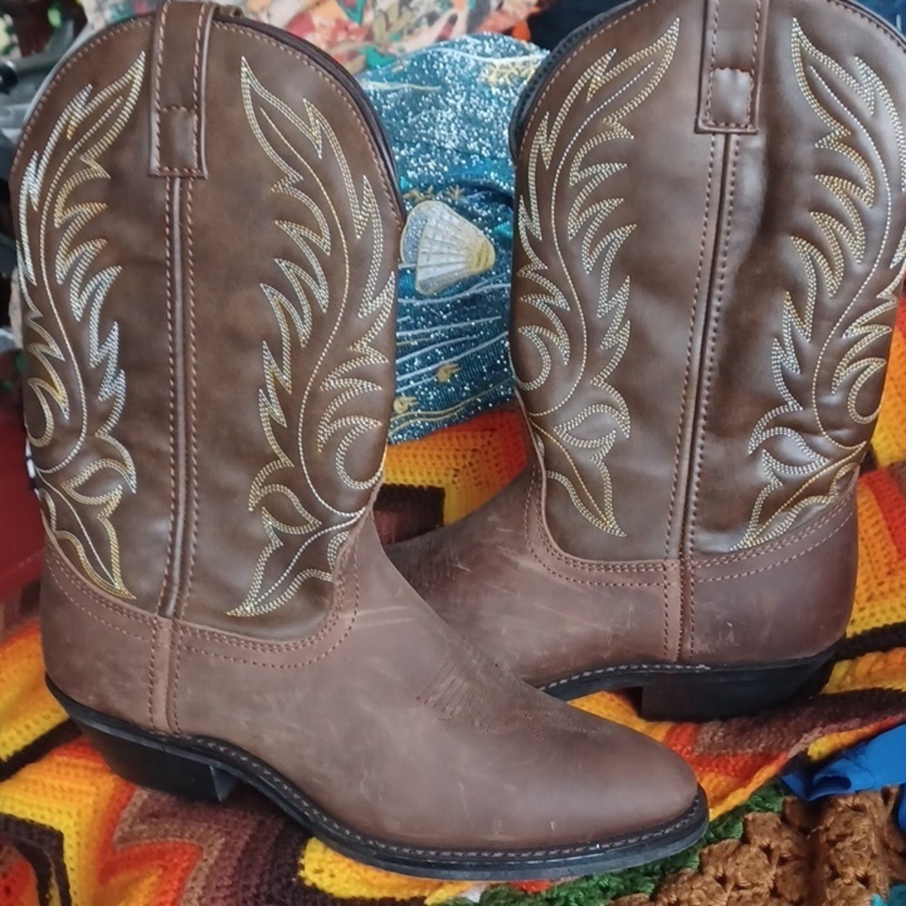 Laredo Distressed Look cowgirl boots, New Without Tags, Sz 9